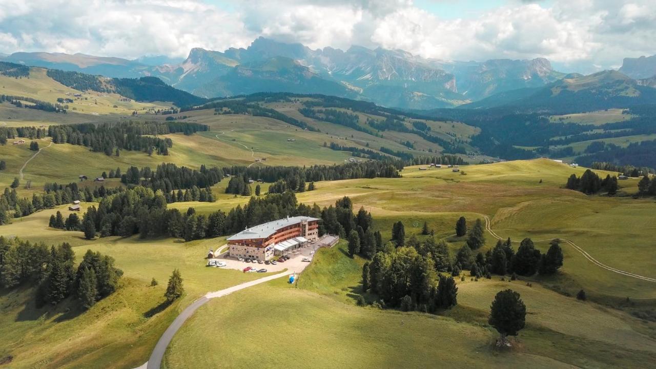 Paradiso Pure.Living Vegan Hotel Alpe Di Siusi Εξωτερικό φωτογραφία